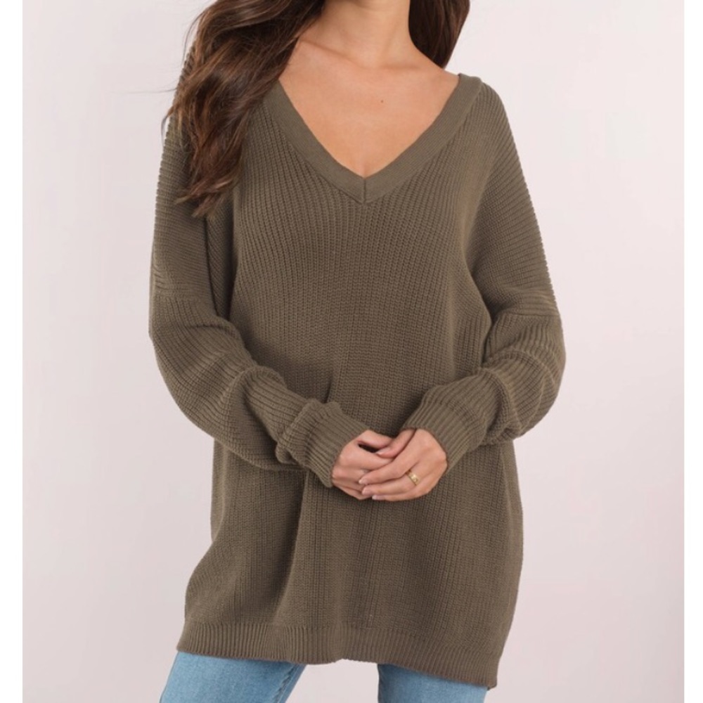 Never worn Tobi olive green sweater.